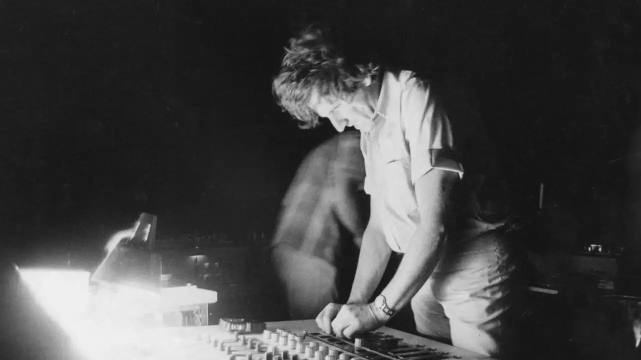 Xenakis révolution : le bâtisseur du son – image d’arrière-plan
