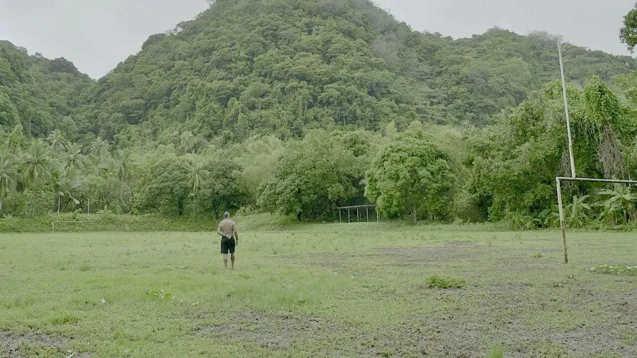 Manae Feleu, Captain Futuna – image d’arrière-plan