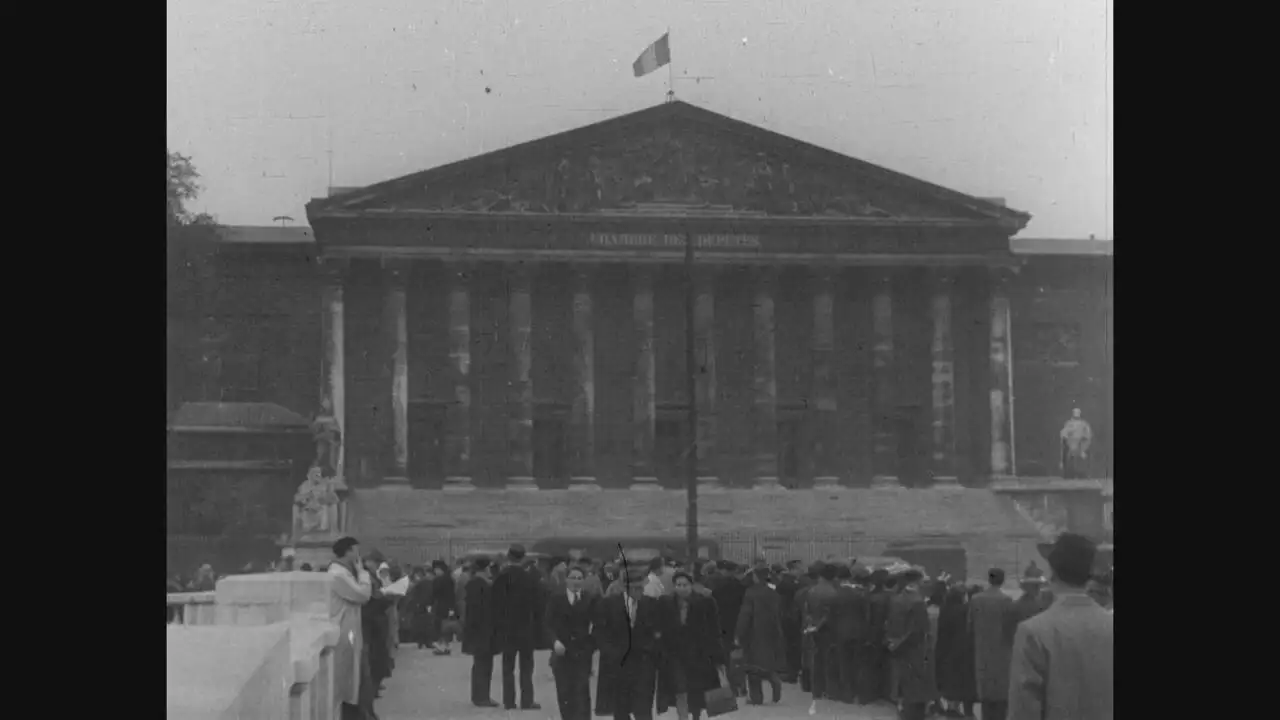Femmes à l'Assemblée : histoire d'un combat – image d’arrière-plan
