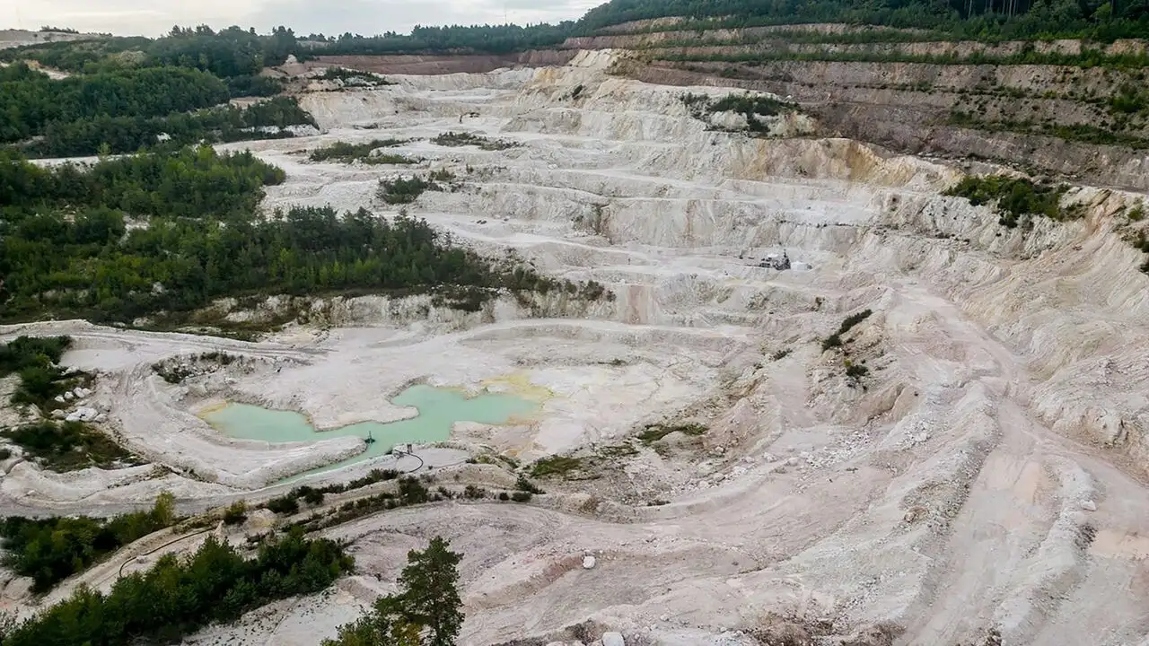 Le lithium en Europe : Vers une exploitation durable ? – image d’arrière-plan