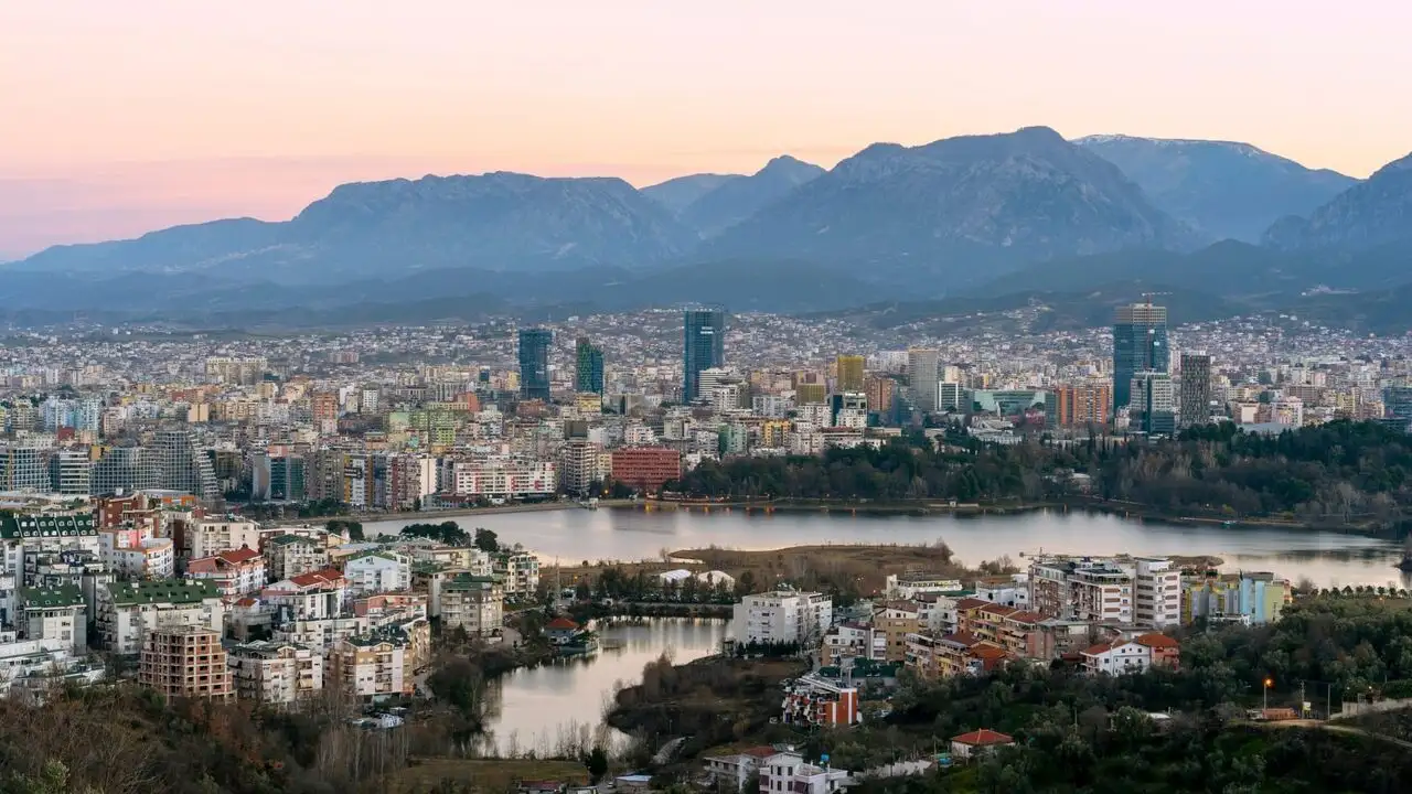 Un micro-Etat soufi en Albanie ? - Episode 03 – image d’arrière-plan