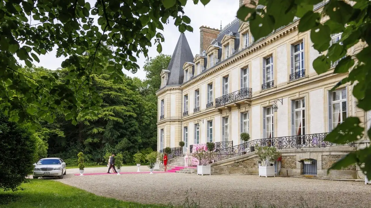 Qui veut épouser mon fils ? - Saison 1 – image d’arrière-plan