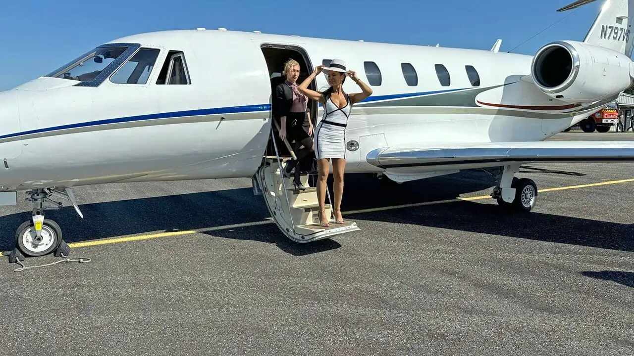 Voluptés en jet privé – image d’arrière-plan