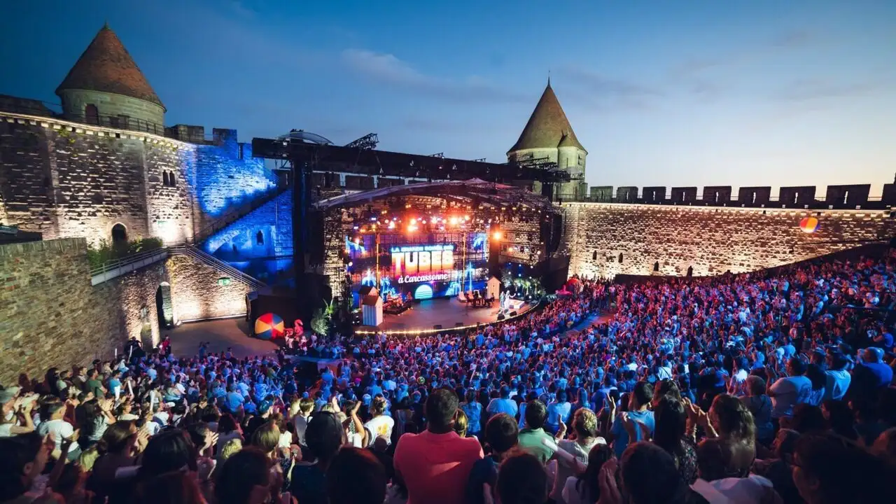 La grande soirée des tubes du camping à Carcassonne – image d’arrière-plan