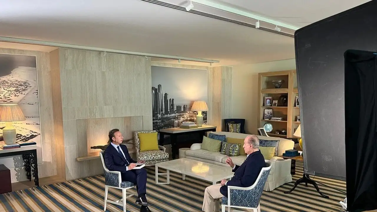 Juan Carlos : les confidences d'un roi en disgrâce – image d’arrière-plan
