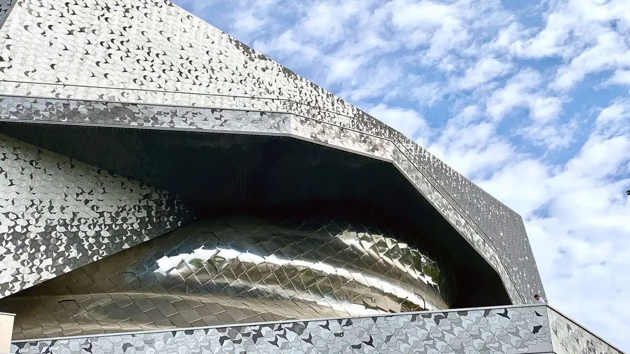 Temples de la culture - Une valeur ajoutée pour les villes – image d’arrière-plan