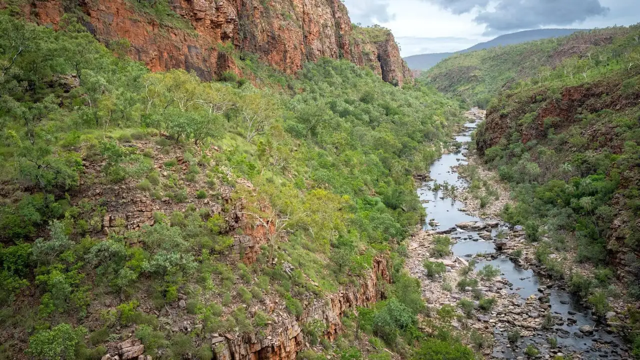 Kimberley, le Grand Ouest sauvage australien - Saison 1 - Fleuve source de vie – image d’arrière-plan