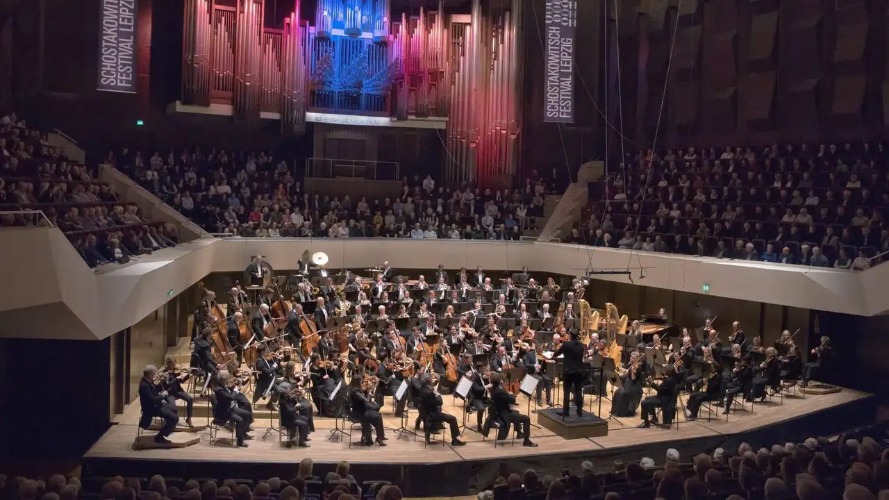 Dimitri Chostakovitch : "Symphonie n° 7 'Leningrad'" – image d’arrière-plan