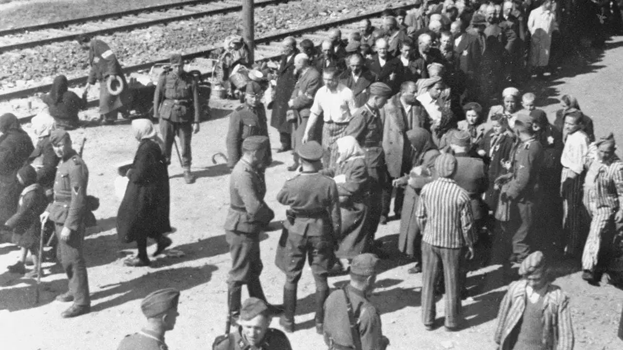 Le procès d'Auschwitz, la fin du silence – image d’arrière-plan