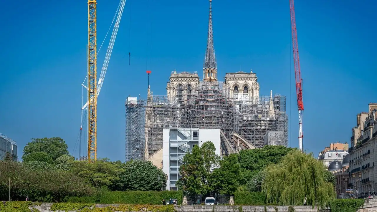 Sauver Notre-Dame – image d’arrière-plan
