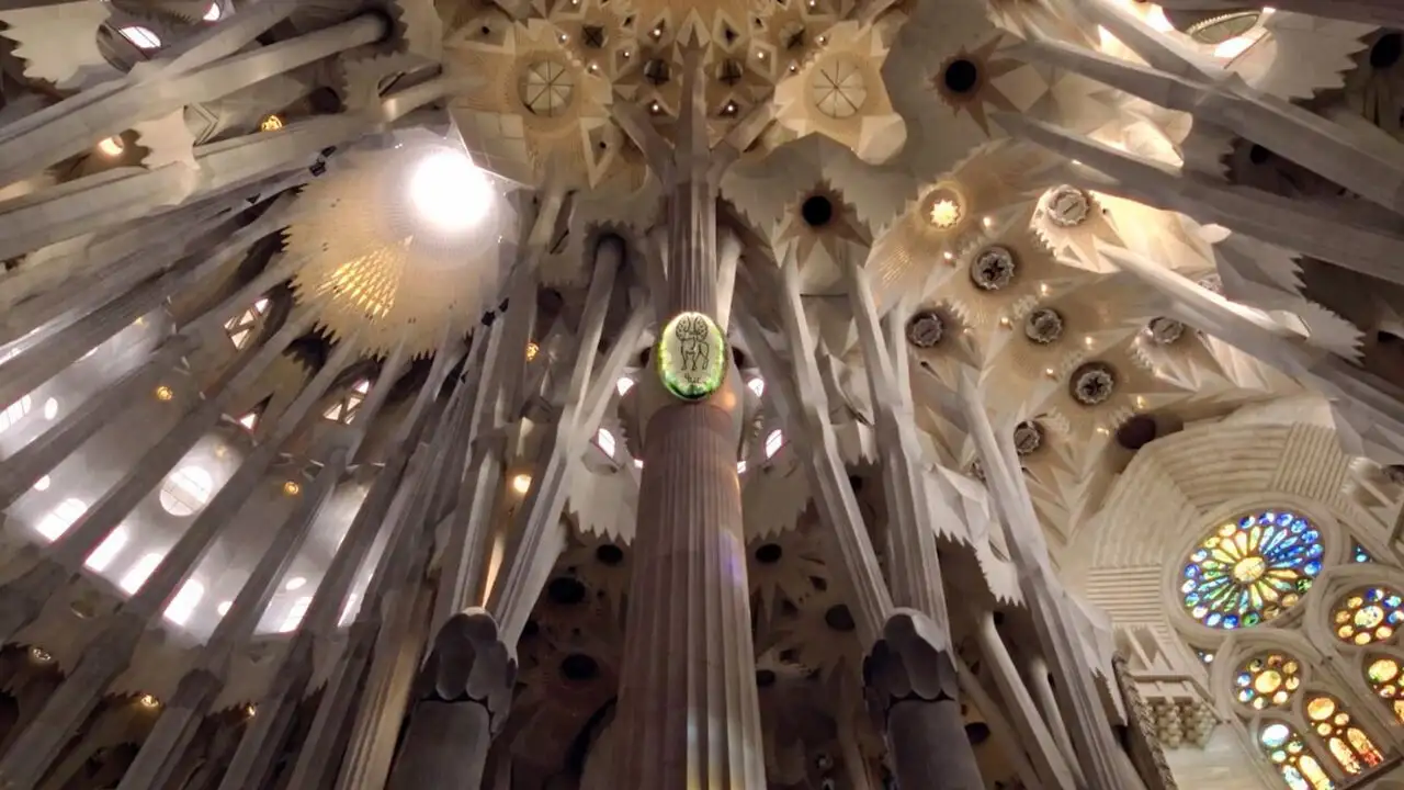 Sagrada Familia, le rêve achevé de Gaudi – image d’arrière-plan