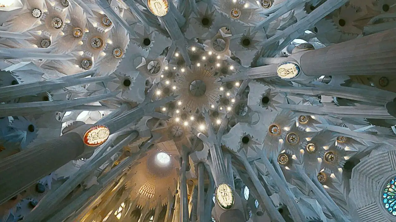 "Requiem" de Mozart à la basilique de la Sagrada Família – image d’arrière-plan