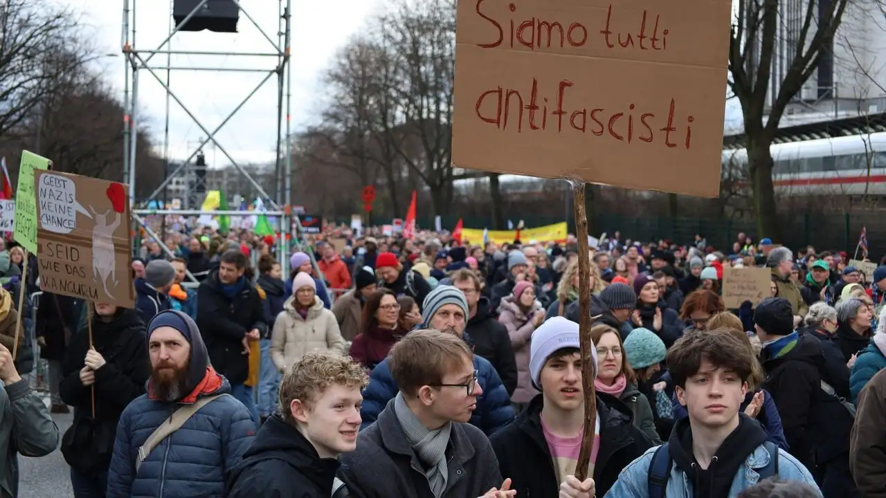 Hongrie, la traque des anti fascistes – image d’arrière-plan