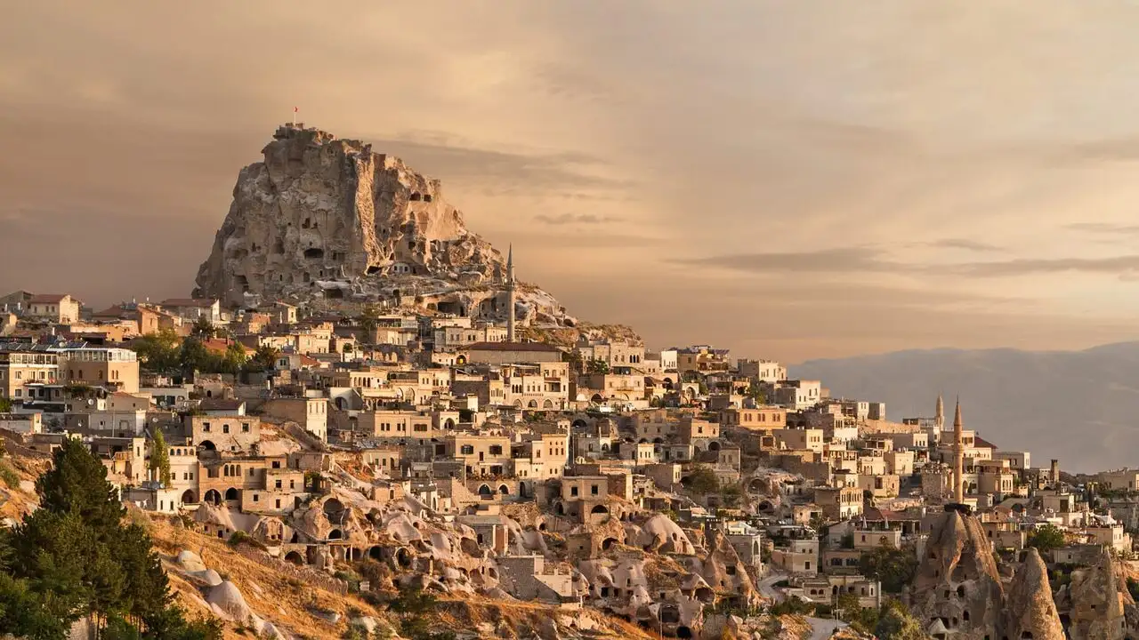 Turquie : patrimoine et selfies en Cappadoce – image d’arrière-plan