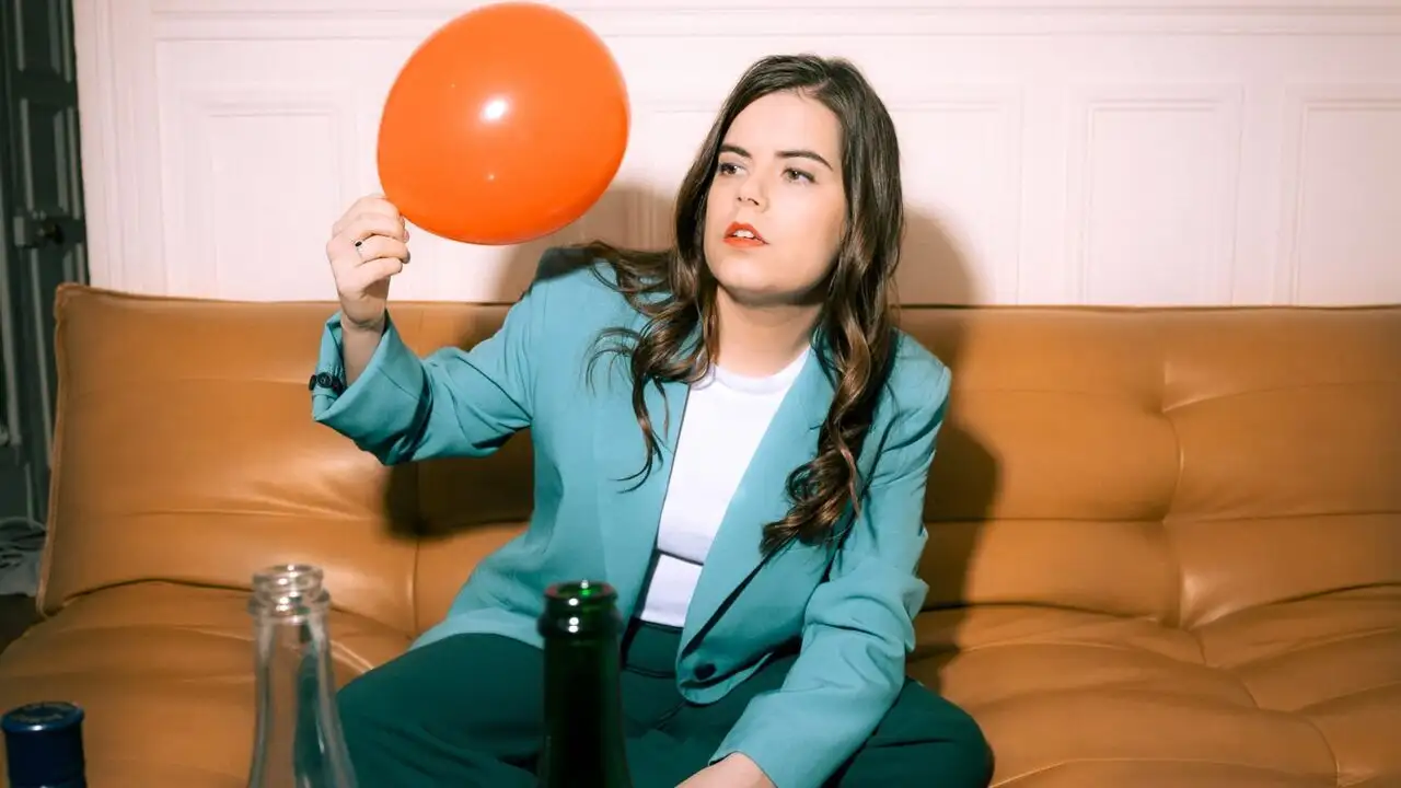 Fanny Ruwet : On disait qu'on faisait la fête – image d’arrière-plan