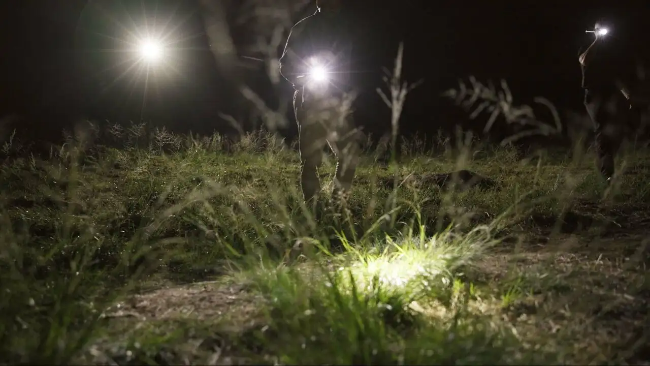 Ça se discute - Saison 1 - L'argent fait-il vraiment le bonheur ? – image d’arrière-plan
