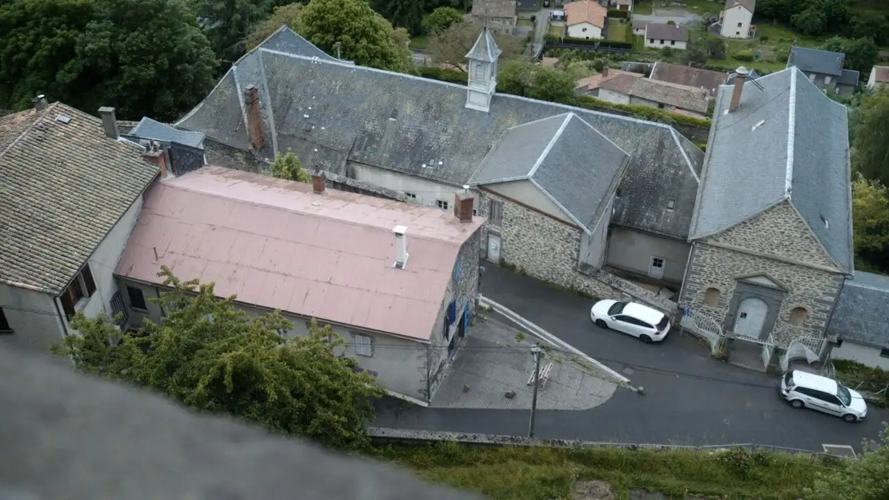 La recluse de Saint-Flour : contre-enquête – image d’arrière-plan
