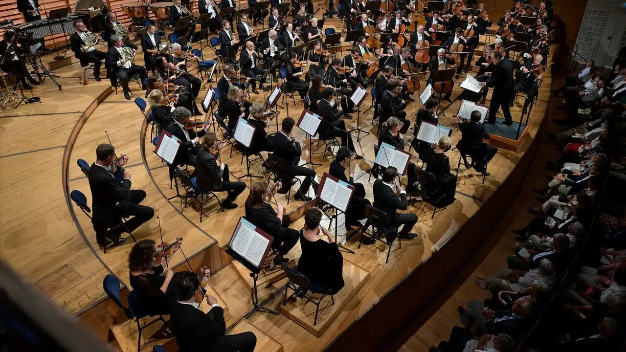Riccardo Chailly dirige Rachmaninov : Festival de Lucerne 2024 – image d’arrière-plan