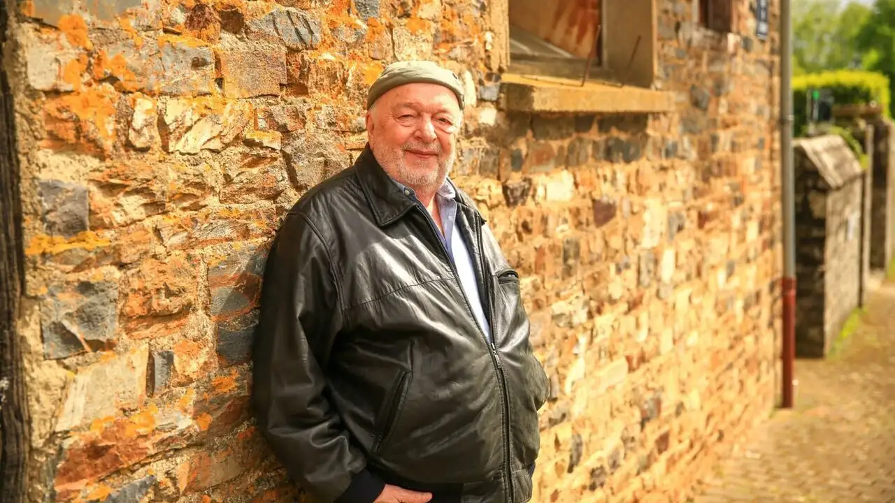 Bernard Mabille à La nouvelle Ève – image d’arrière-plan