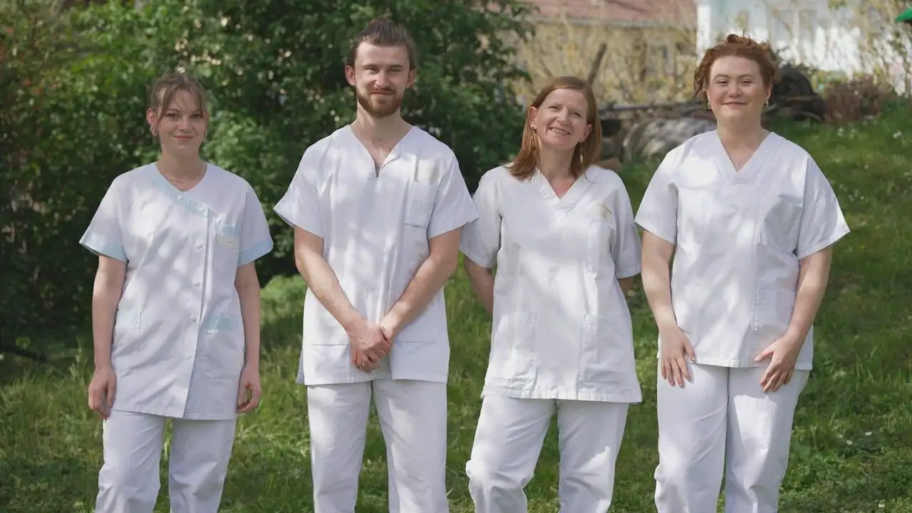 Infirmières, soigner à tout prix ? – image d’arrière-plan