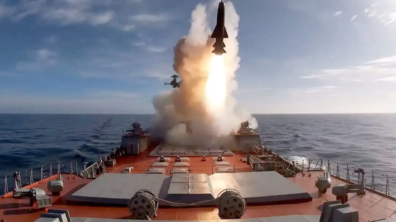 Poutine et la guerre des cinq mers – image d’arrière-plan
