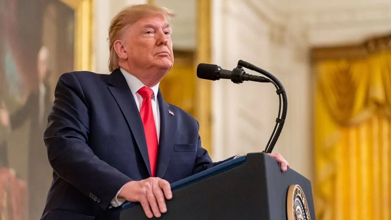Trump, l'Amérique outrée ? - Saison 1 - Des liaisons dangereuses – image d’arrière-plan