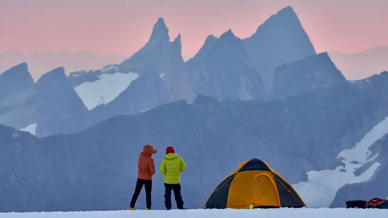 The Devil's Climb, l'ascension infernale - Episode 01 – image d’arrière-plan