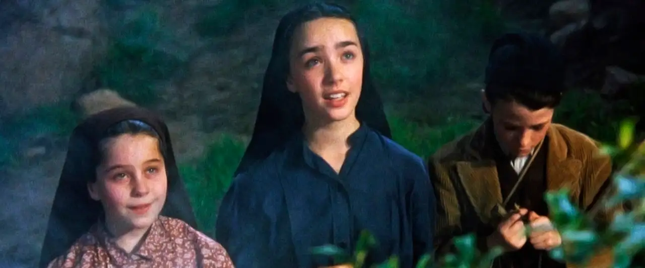 Le Miracle de Fatima - Warner Bros. vous présente le film qui va vous toucher au plus profond de vous ! – image d’arrière-plan