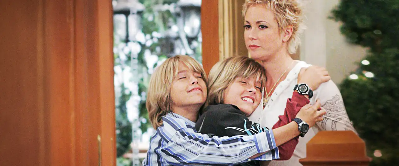 La vie de palace de Zack et Cody - Saison 2 - Scout toujours ! – image d’arrière-plan