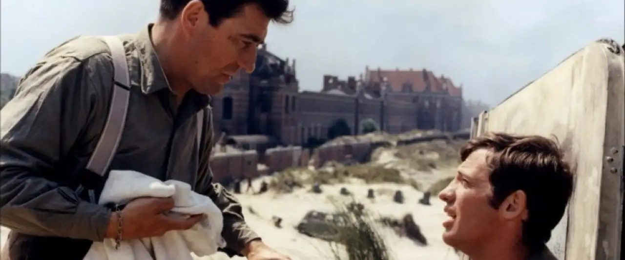 Week-end à Zuydcoote - Une seule fois auparavant, dans Le Jour le plus long, un film a atteint une telle grandeur ! – image d’arrière-plan