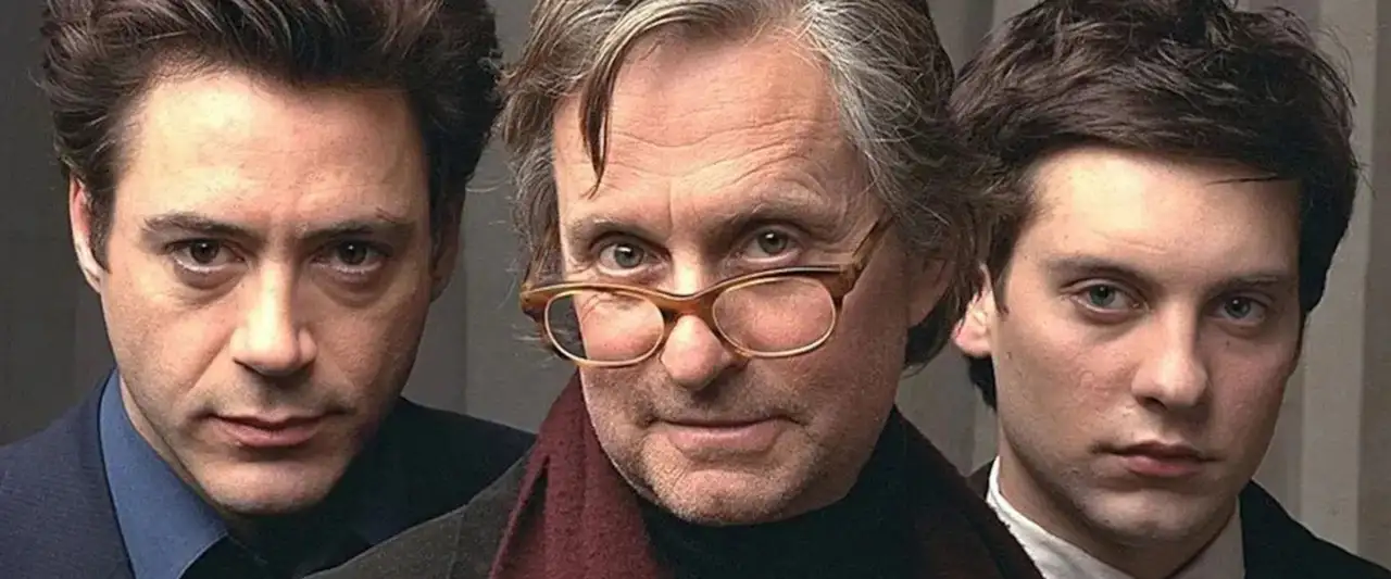 Wonder Boys - Un professeur d'université, qui souffre d'un blocage mental, vit d'étranges rencontres lors d'un congrès littéraire. – image d’arrière-plan