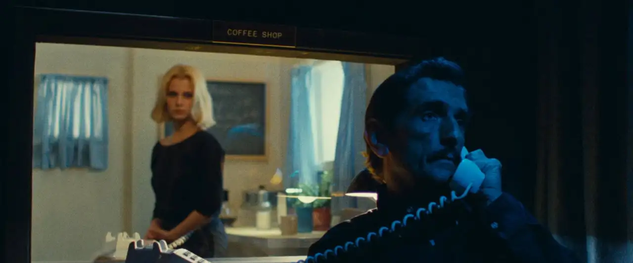 Paris, Texas - Un lieu de rêve. Un lieu de chagrin. Un lieu pour recoller les morceaux. – image d’arrière-plan