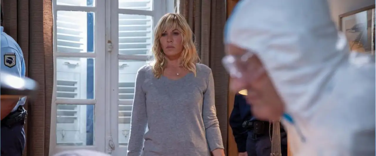 Le temps est assassin - Saison 1 – image d’arrière-plan