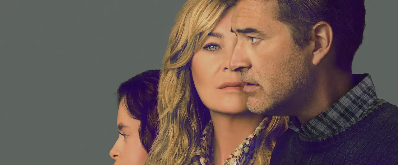Good American Family - Saison 1 - Écrit noir sur blanc – image d’arrière-plan