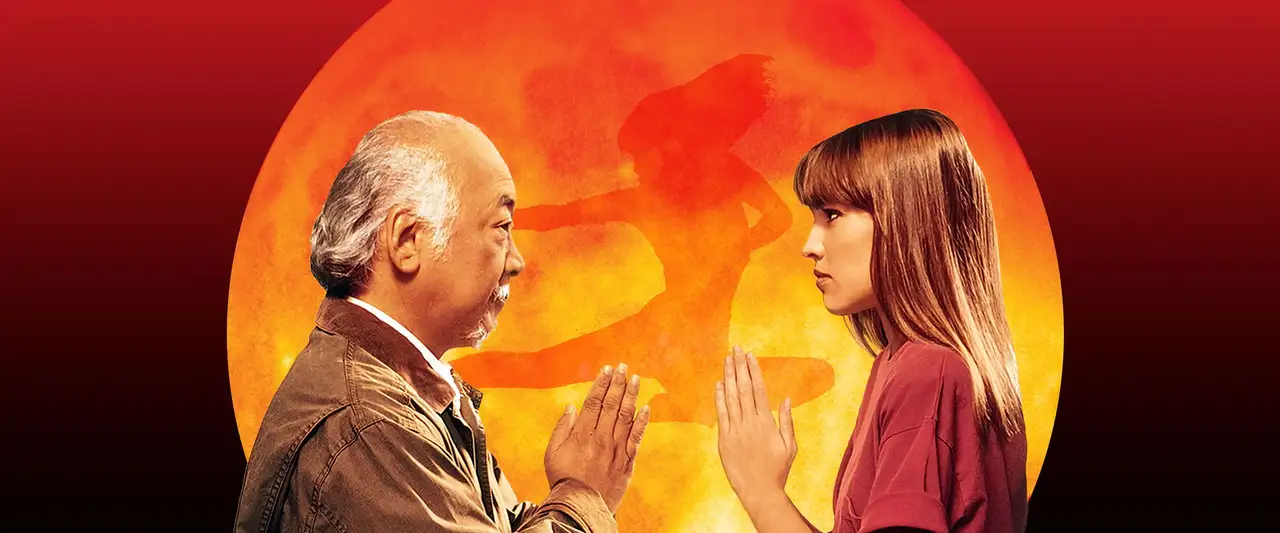 Miss Karate Kid - Le maître a un nouveau disciple à qui il doit transmettre la force et la sagesse. Et cette fois-ci c'est une fille. – image d’arrière-plan
