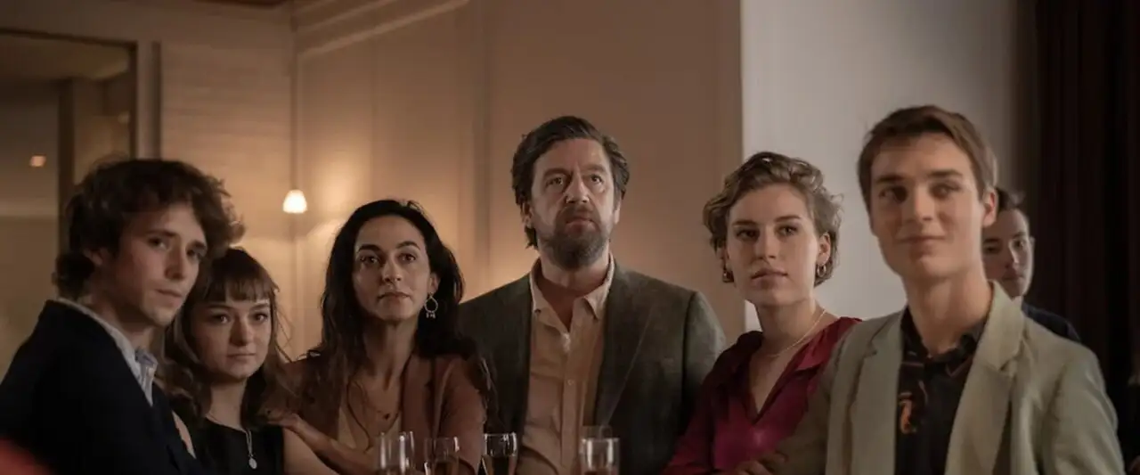 Déjà vu - Saison 1 - Backstage – image d’arrière-plan