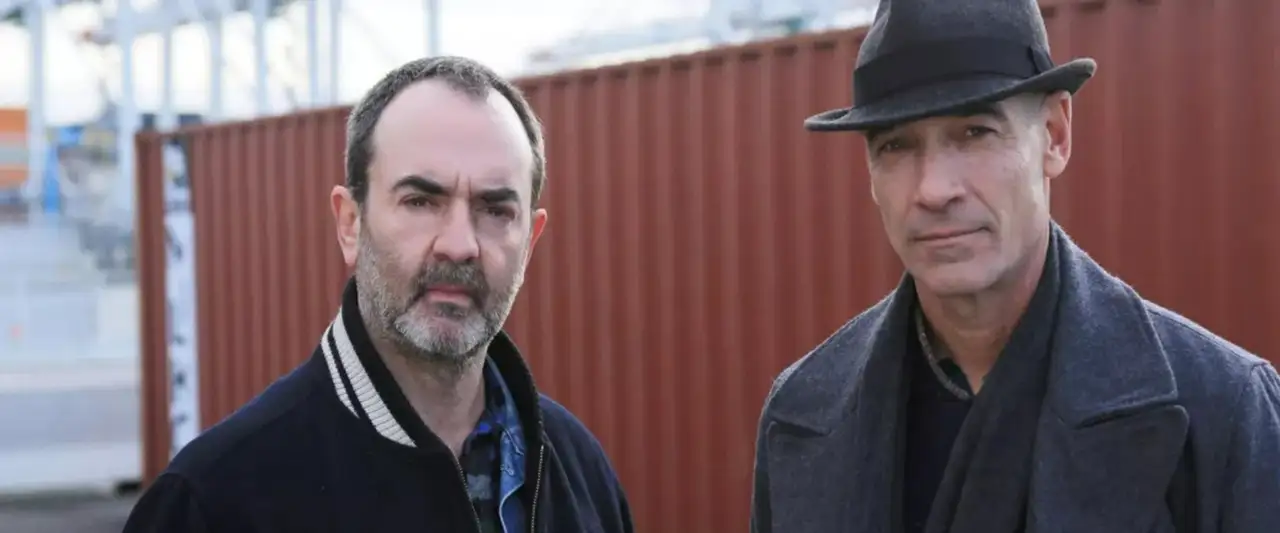 Deux flics sur les docks - Saison 5 - Amours mortes – image d’arrière-plan
