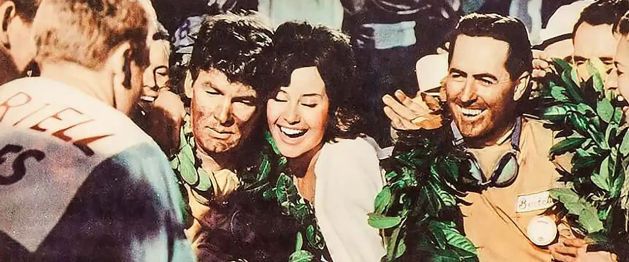 The Green Helmet – image d’arrière-plan
