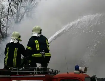 Jeudi reportage - 100 jours avec les pompiers de Lyon – affiche