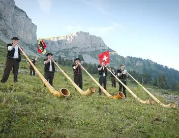 L'Oberland bernois - Saison 1 - Un été sur les sommets alpins – affiche