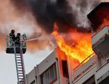 Enquête d'action - Marins-pompiers de Marseille : l'urgence ne s'arrête jamais – affiche