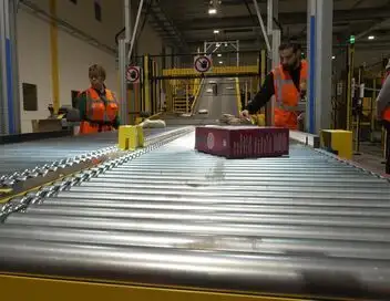 Amazon, les secrets d'une logistique XXL – affiche