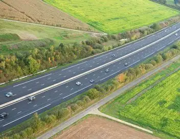 Enquête d'action - Go fast, chauffards et accidents : dangers sur l'autoroute A10 – affiche
