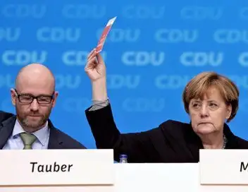 Angela Merkel : parcours d'une chancelière – affiche