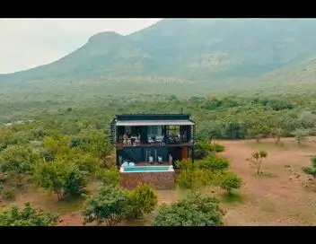 L'agence : l'immobilier de luxe en famille - Saison 6 – affiche