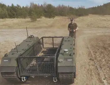 Enquête exclusive - Drones, lasers, robots tueurs : comment se prépare la guerre de demain ? – affiche