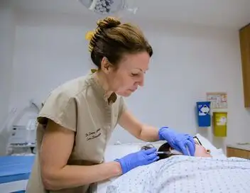 SOS Dermato - Saison 6 - Enlevez-moi ça – affiche