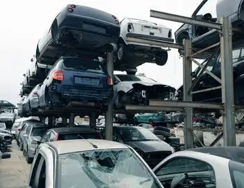 Enquête d'action - Trafic de voitures d'occasion : le scandale des épaves roulantes – affiche