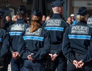 Enquête d'action - Police municipale d'Orléans : affrontements musclés avec les délinquants – affiche