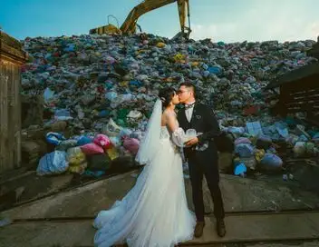 Le dessous des images - Jusqu'à ce que les déchets nous séparent – affiche